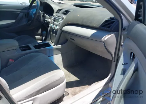 2007 Toyota Camry Le z USA, uszkodzony, nr VIN 4T1BE46K57U593251